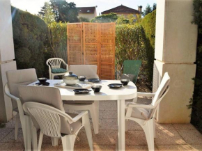 Studio cabine climatisé avec terrasse, 2 pas de la plage, 4 couchages, ménage inclus - Cavalière - FR-1-251-554
